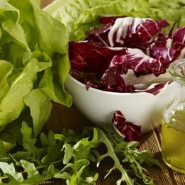 Como lavar saladas corretamente